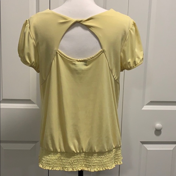Alyx Twist Open Back Yellow Blouse Size L - Picture 4 of 5